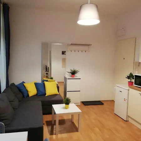 Downtown Bianca Apartment Bratislava